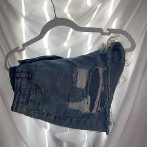 DISTRESSED HIGH WAISTED SHORTS
